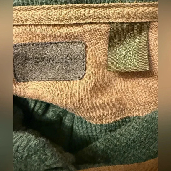 Men’s St John’s Bay Waffle long sleeve thermal shirt with three buttons in green - Picture 5 of 6